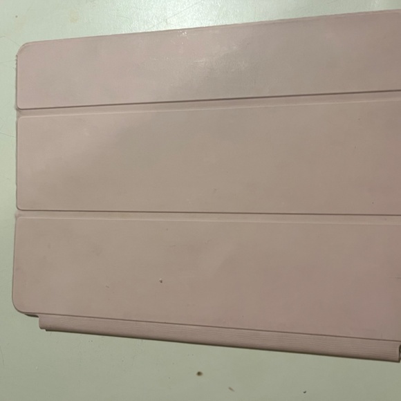 Apple iPad 8th Generation 128 GB in Rose Gold - Picture 7 of 13